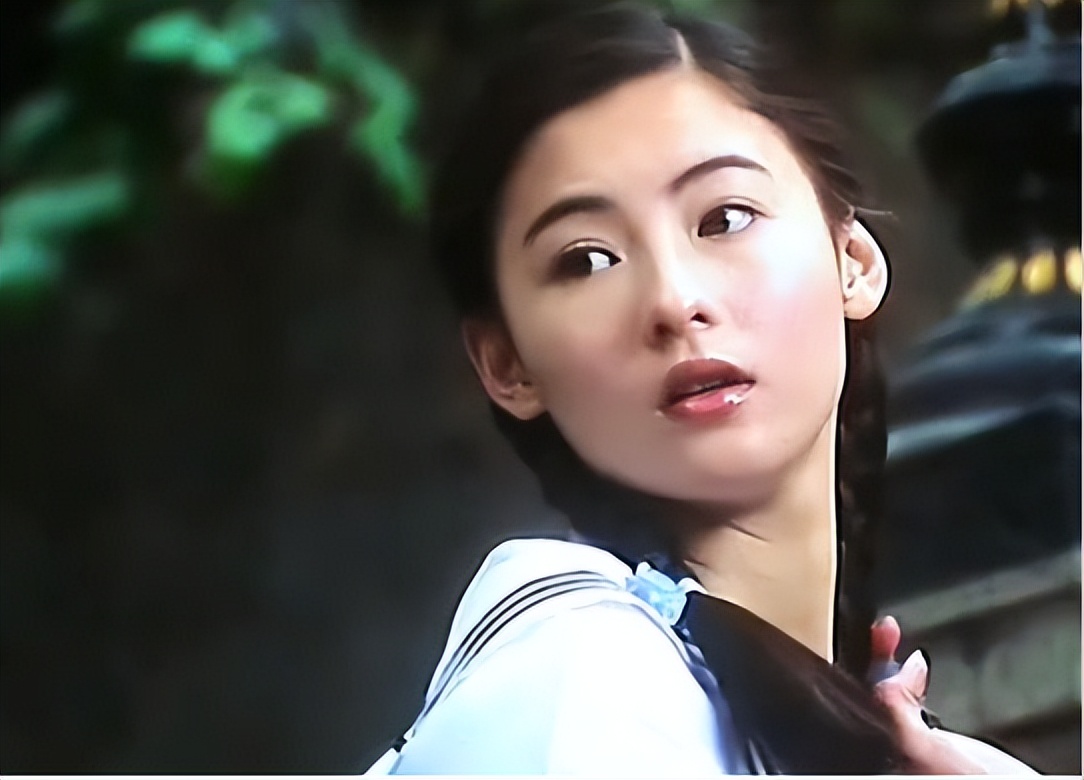 同样是演学生，把张柏芝、赵丽颖和吴倩放在一起，美得各有千秋