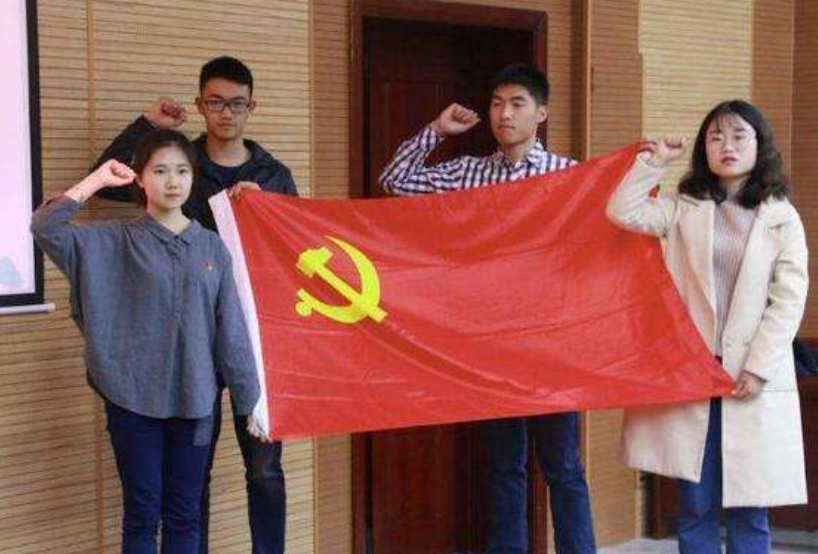 为什么才上大一，就有那么多学生着急入党？别等毕业才知后悔