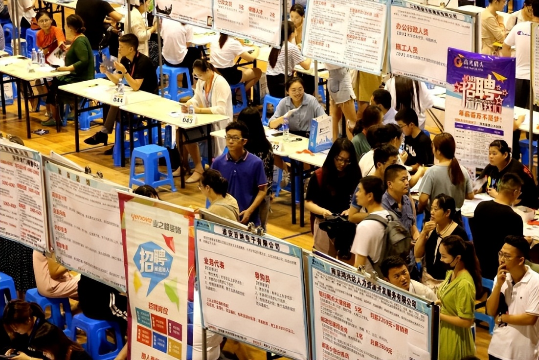 高考倒计时！人大教授的一句话刷屏，上不了一本就再无翻身之地？