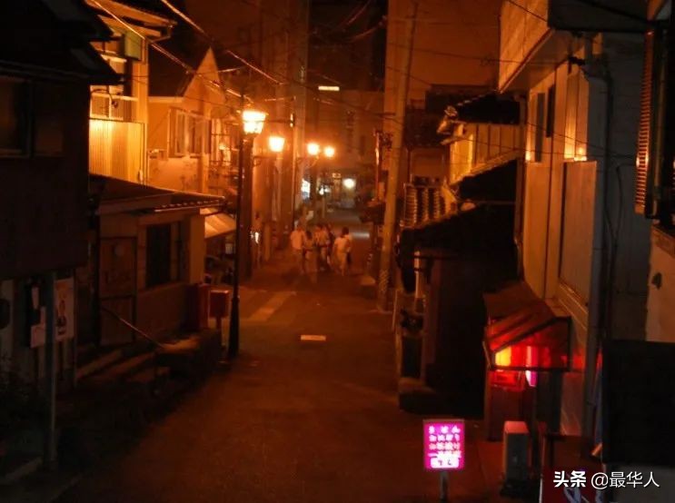 日本渡鹿野岛：38%以上住户为性工作者，警察也在拉皮条