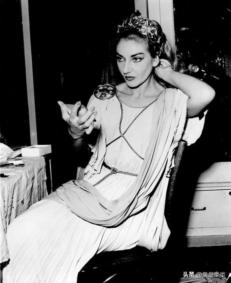 20世纪最伟大的女高音歌唱家玛丽亚·卡拉斯，为爱心碎而死