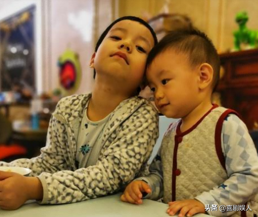 同样是老来得子，金士杰拼命拍戏不敢老，刘德华安享天伦之乐