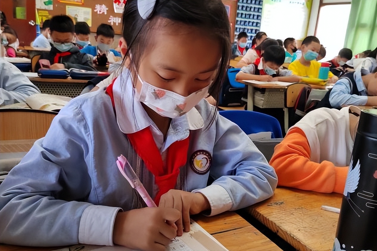 中和小学举行2022年春季学期语文素养系列活动之“硬笔书法比赛