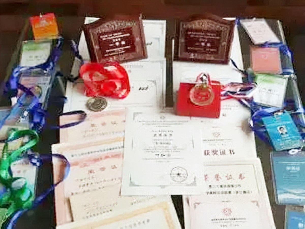 浙江奥数天才叶珈宁：未参加高考高2被保送，北大降200也要录取