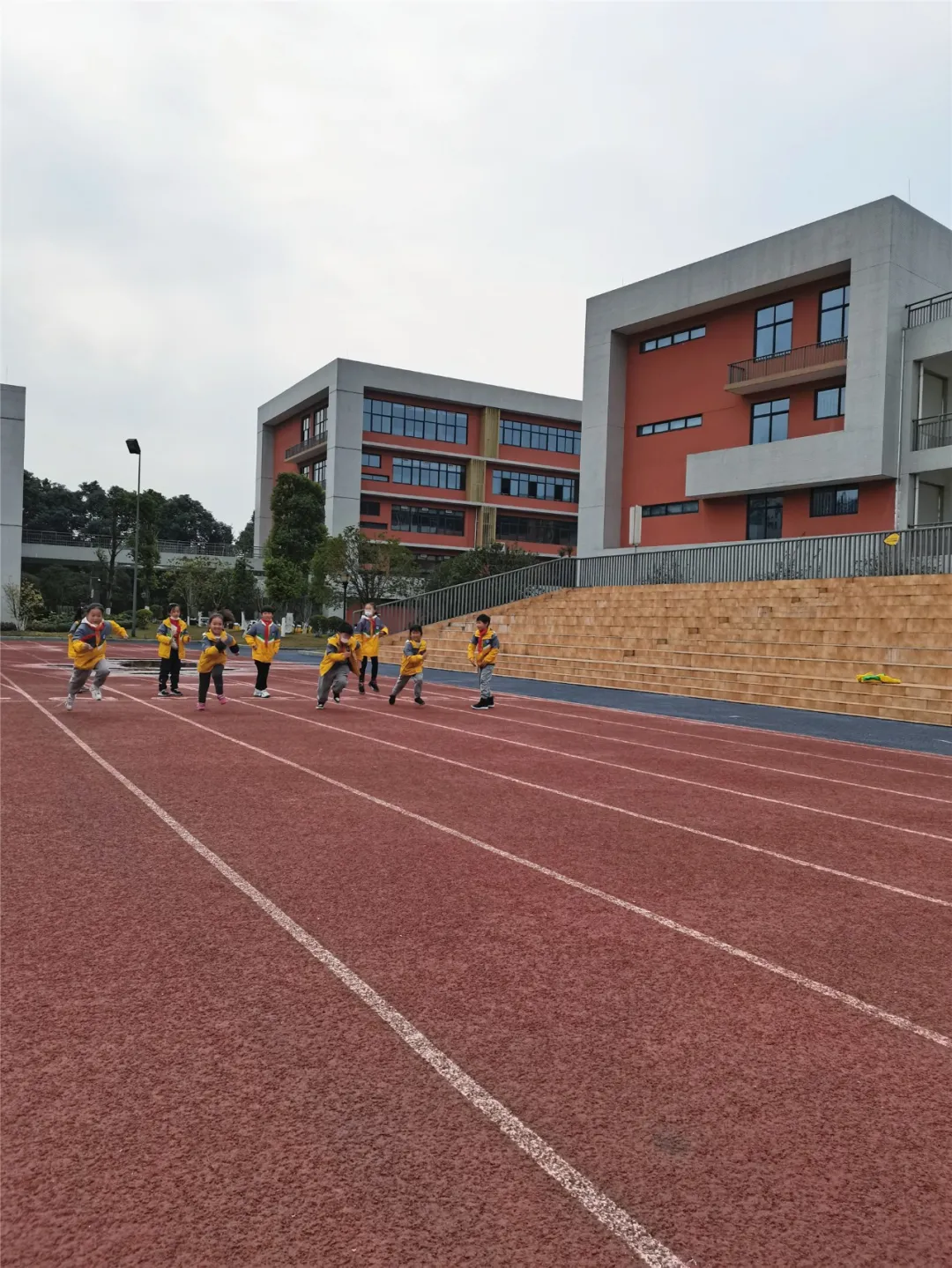 童年不同样 乐考伴成长——双流实小外国语学校体育期末测试