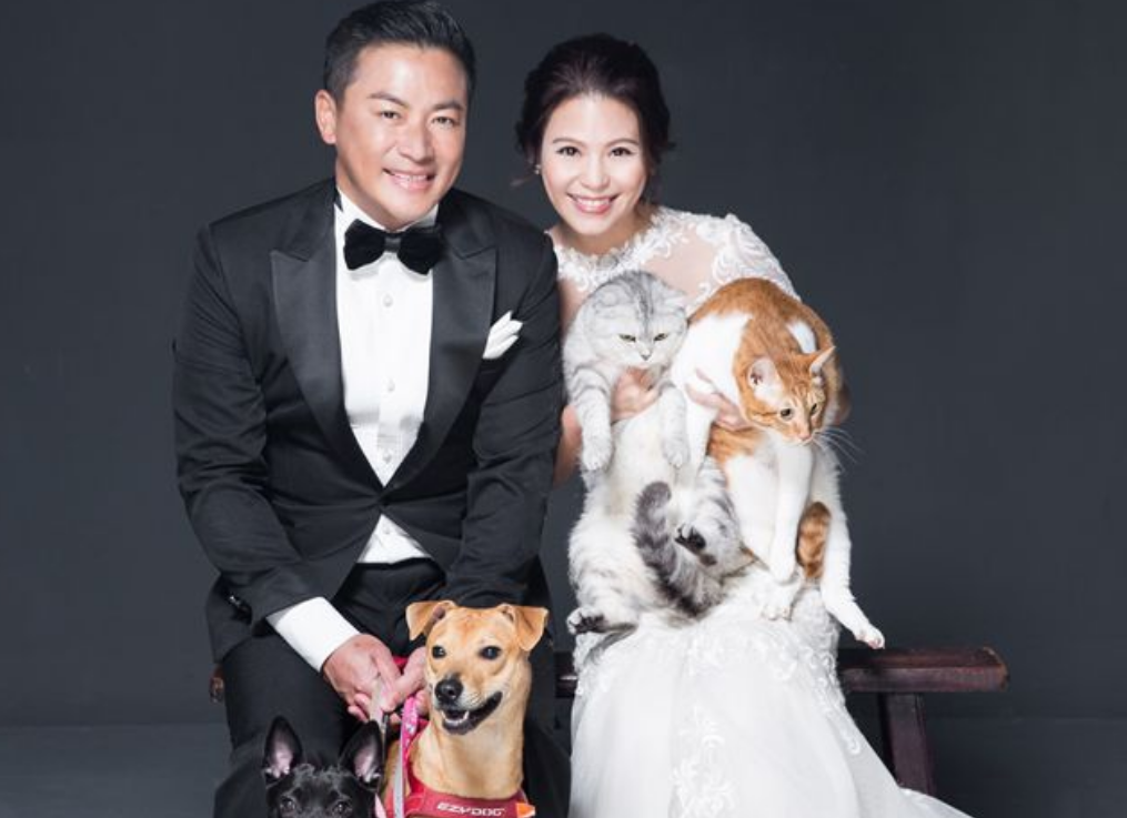 江宏恩与妻子秀恩爱！51岁身材健硕，渴望当爸但结婚5年仍无子女