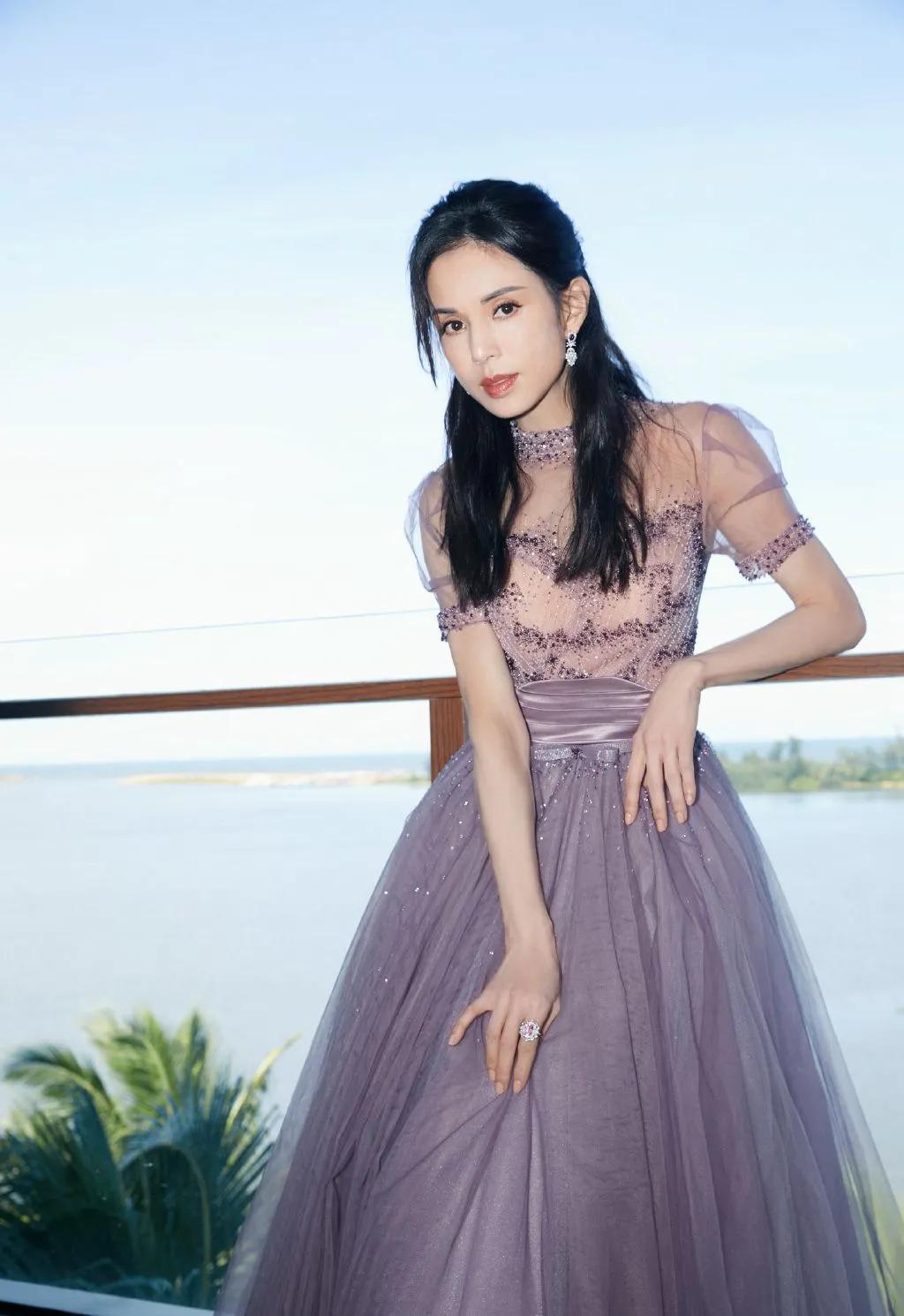 最美小龙女李若彤