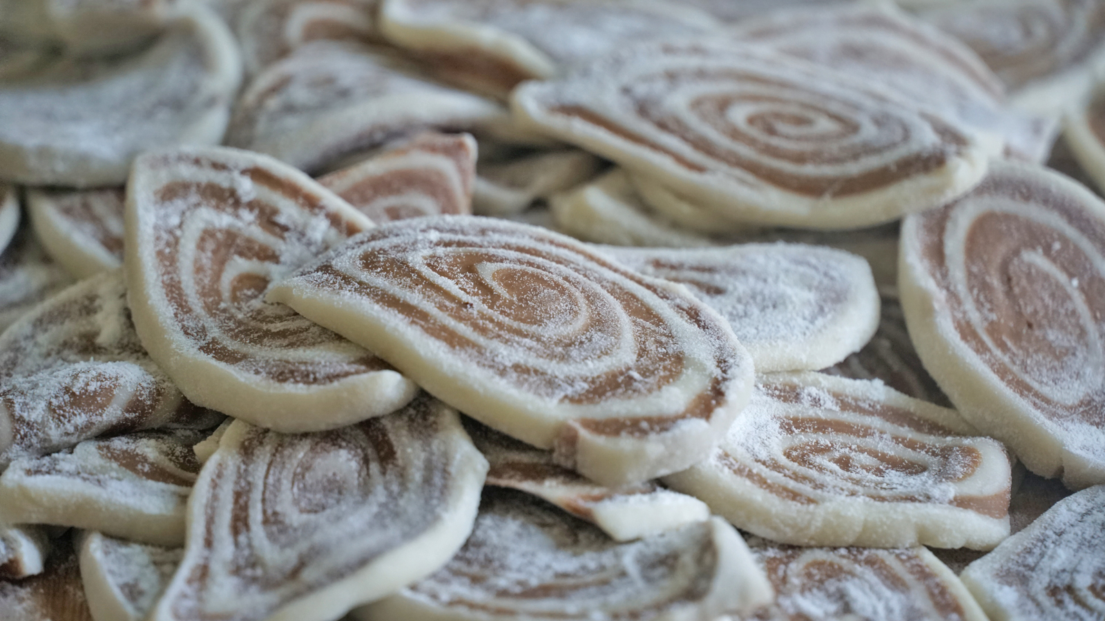 面粉最过瘾的6种做法，不用烤箱，咬一口酥掉渣，一出锅就抢光了