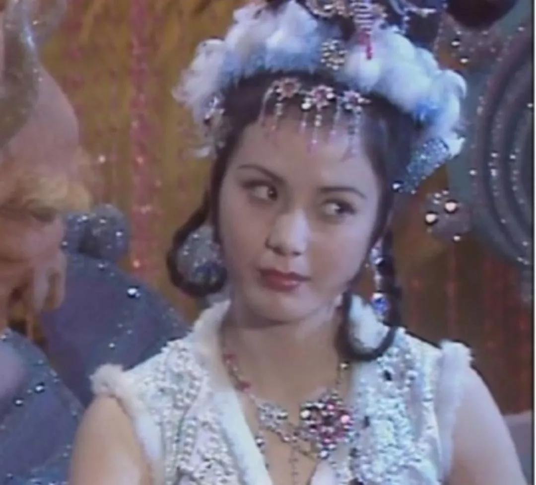 看《西游记》的时候不要只注意师徒四人，这部剧中还有很多美女