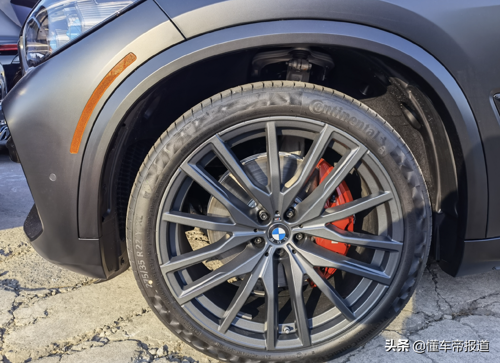 新车 | 海外约人民币52万起售，宝马X5“红黑”特别版国内到港