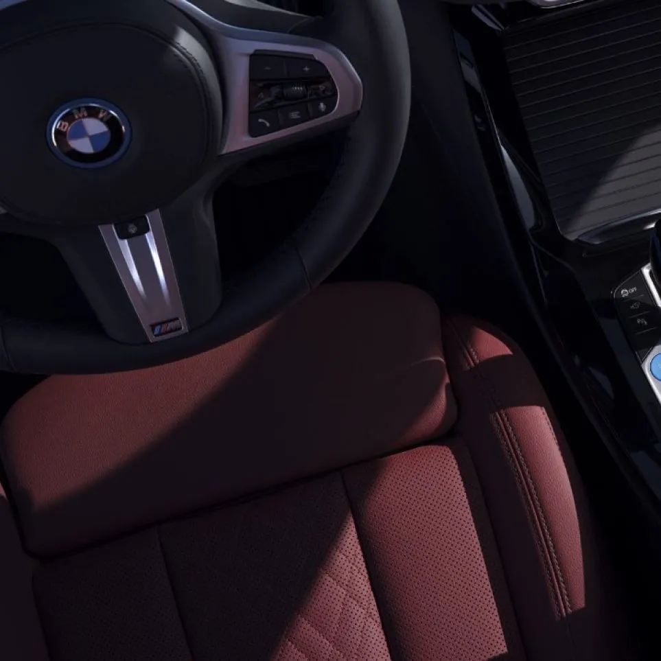 新BMW iX3 | 纯粹驾驶乐趣 以纯电风格演绎动感姿态