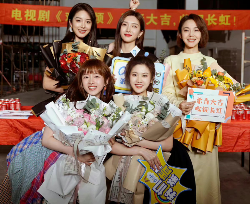 鹅厂新剧招商海报曝光！修图师集体掉线，肖战、李沁直接脸变形