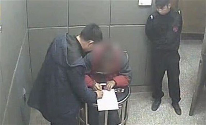 “贼王”12岁行窃，偷出千万身家，被抓时：别让我儿子知道我是贼