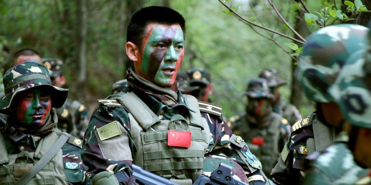 不够硬气别演“特种兵”！这12位男星告诉你，啥叫铮铮铁骨