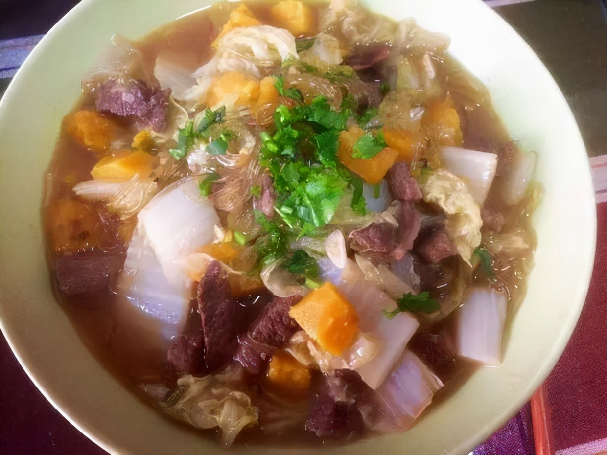 教你营养解馋的白菜炖驴肉，美味过瘾，一起痛快淋漓地大吃一通