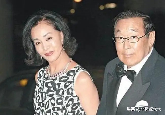 容忍丈夫出轨，用44年的卑微隐忍换来百亿遗产，何莉莉真是不简单