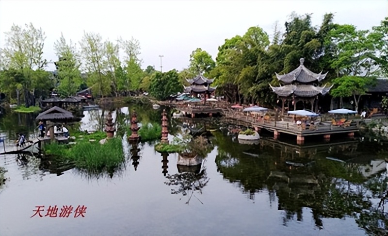 川西北行三：晨凭吊地震遗址双流览黄龙溪（图文）