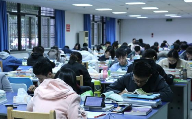 本科和专科的差距在哪里？上了大学才知道，本科和专科的不同