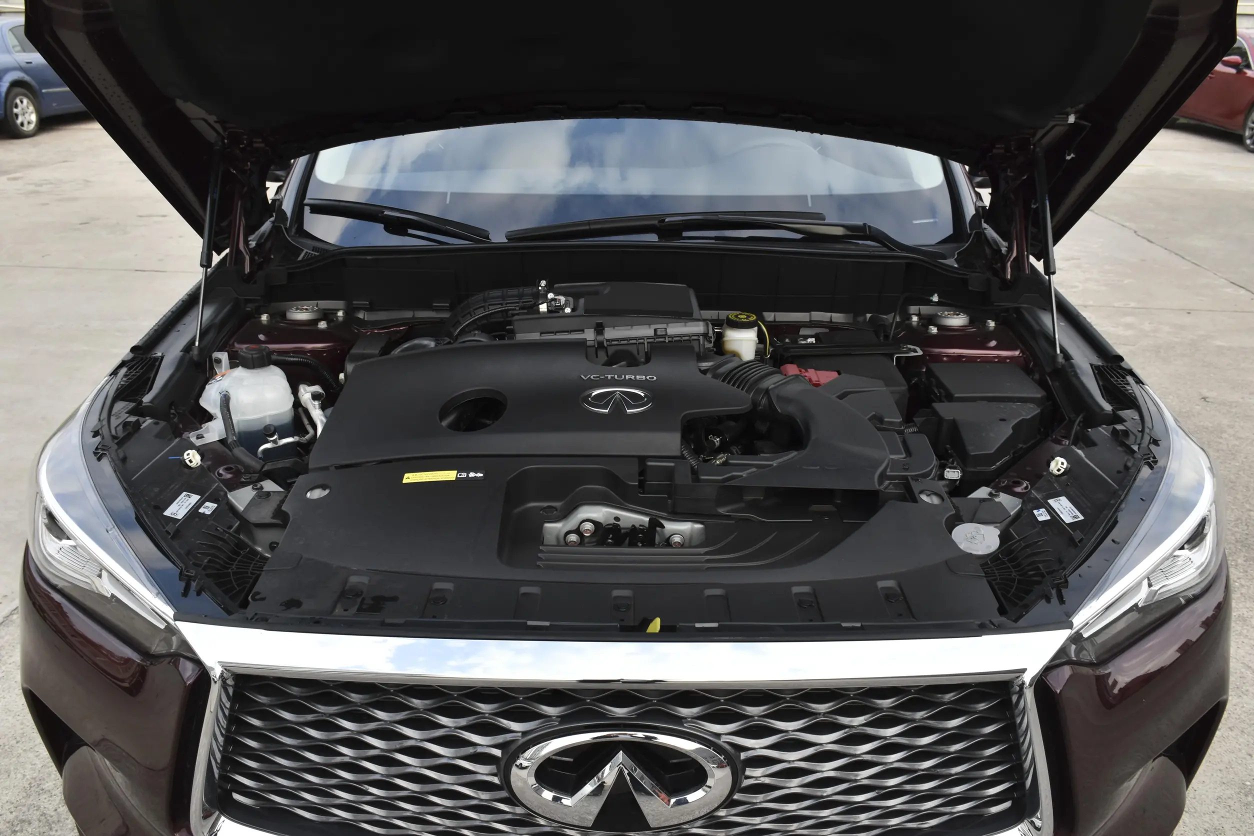 外观时尚，油耗低至7.7L，起售33.38万元，静态体验英菲尼迪QX50
