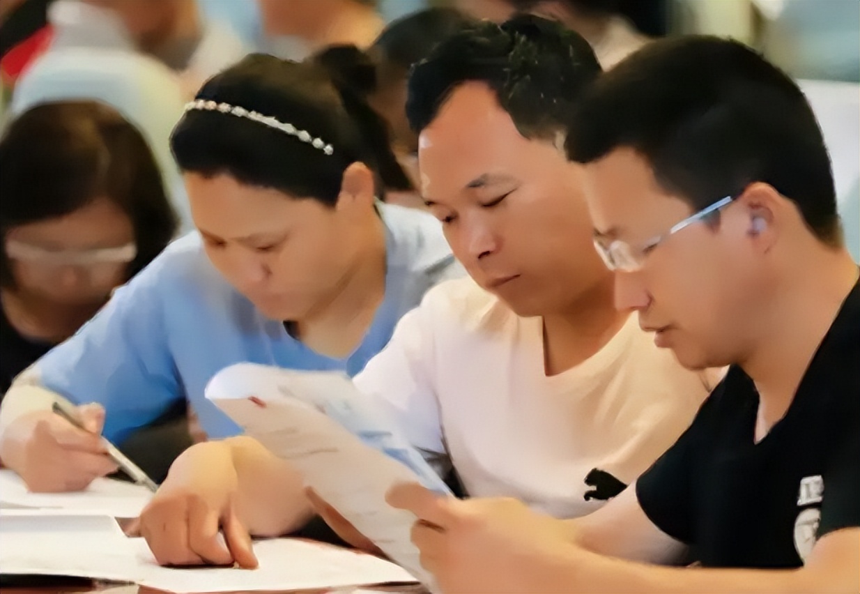 QS世界大学更新排名，北大清华世界排名创新高，复旦大学稍有退步