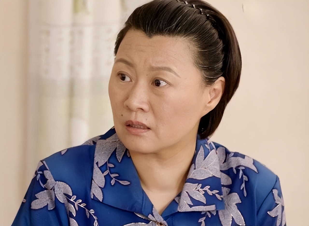 赵本山徒弟赵海燕:24岁生子,30岁上大学,和丈夫都是大学教授