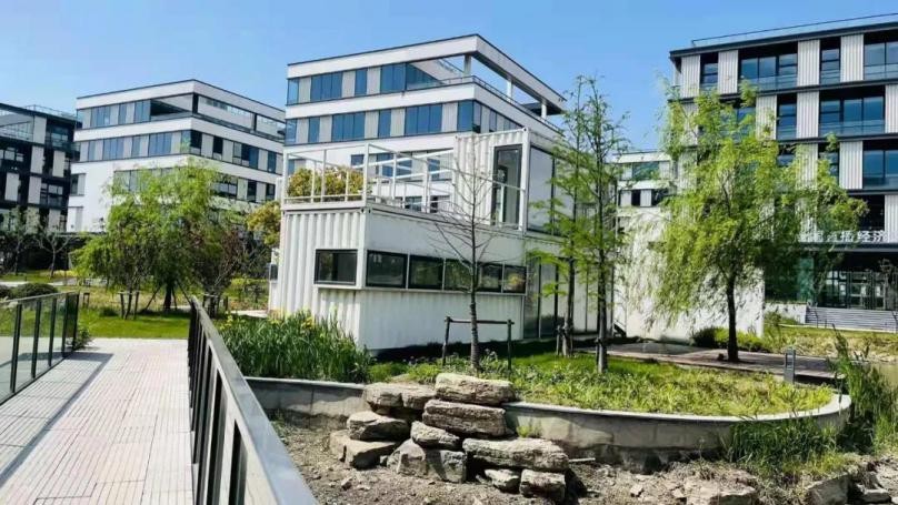 上海董事长：曾开发联想第一台手机，推出产品成“全球首款”，向母校捐赠百万