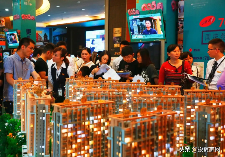 没办法工作，没有收入，但是车贷、房贷却不能不还！老百姓咋办？