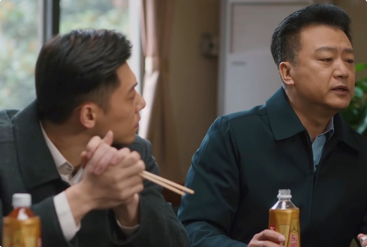 闫妮同学李至强：演完《突围》再演《幸福到万家》，换张脸没认出