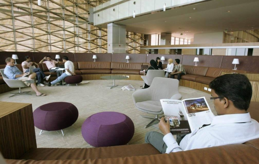 博士生考入土豪大学，免学费住别墅还拿奖学金，妥妥的人生赢家