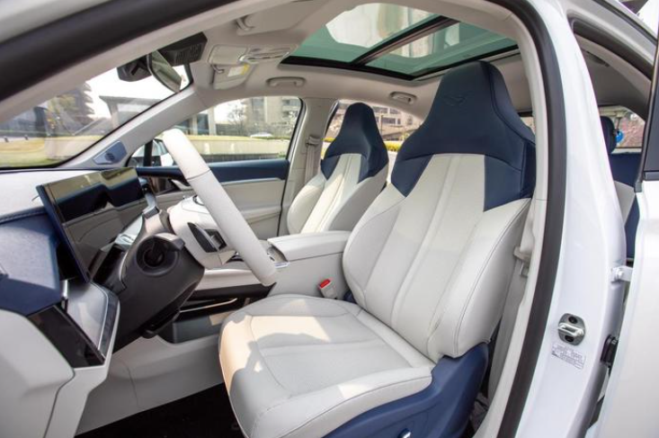 全系2.0T+爱信8AT 配仿生智驾系统 荣威全新SUV鲸将于4月19日上市