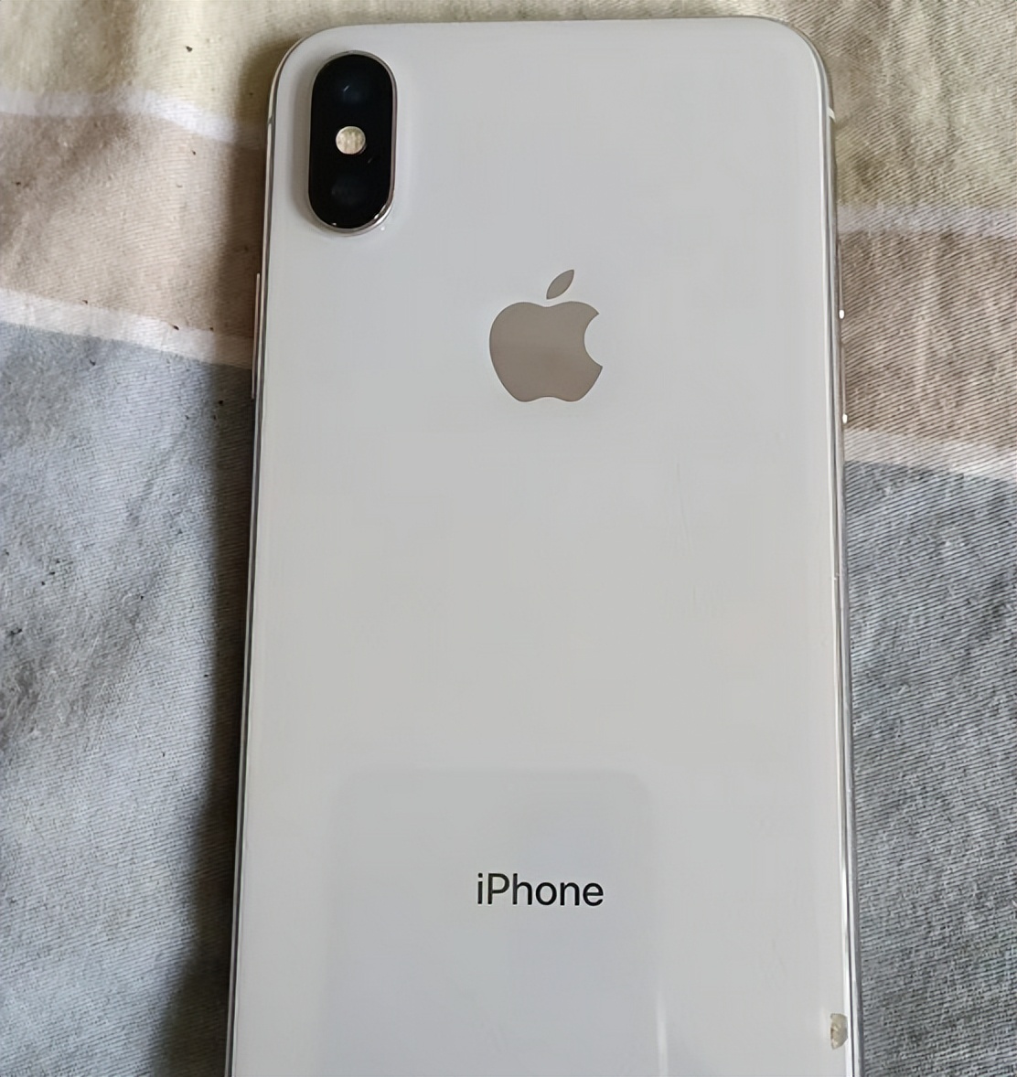 昔日旗舰iPhoneX如今只要700块？网友：这么便宜肯定有猫腻