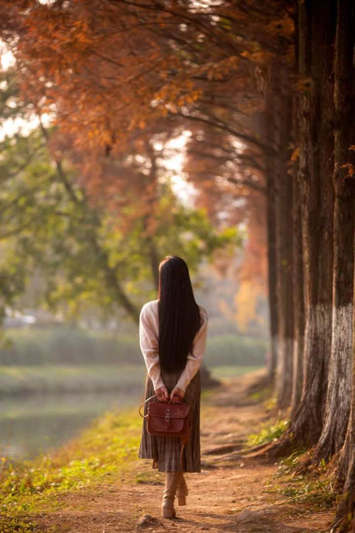 气质女性拍照技巧,7个有效摆姿,拍照优雅知性很有魅力