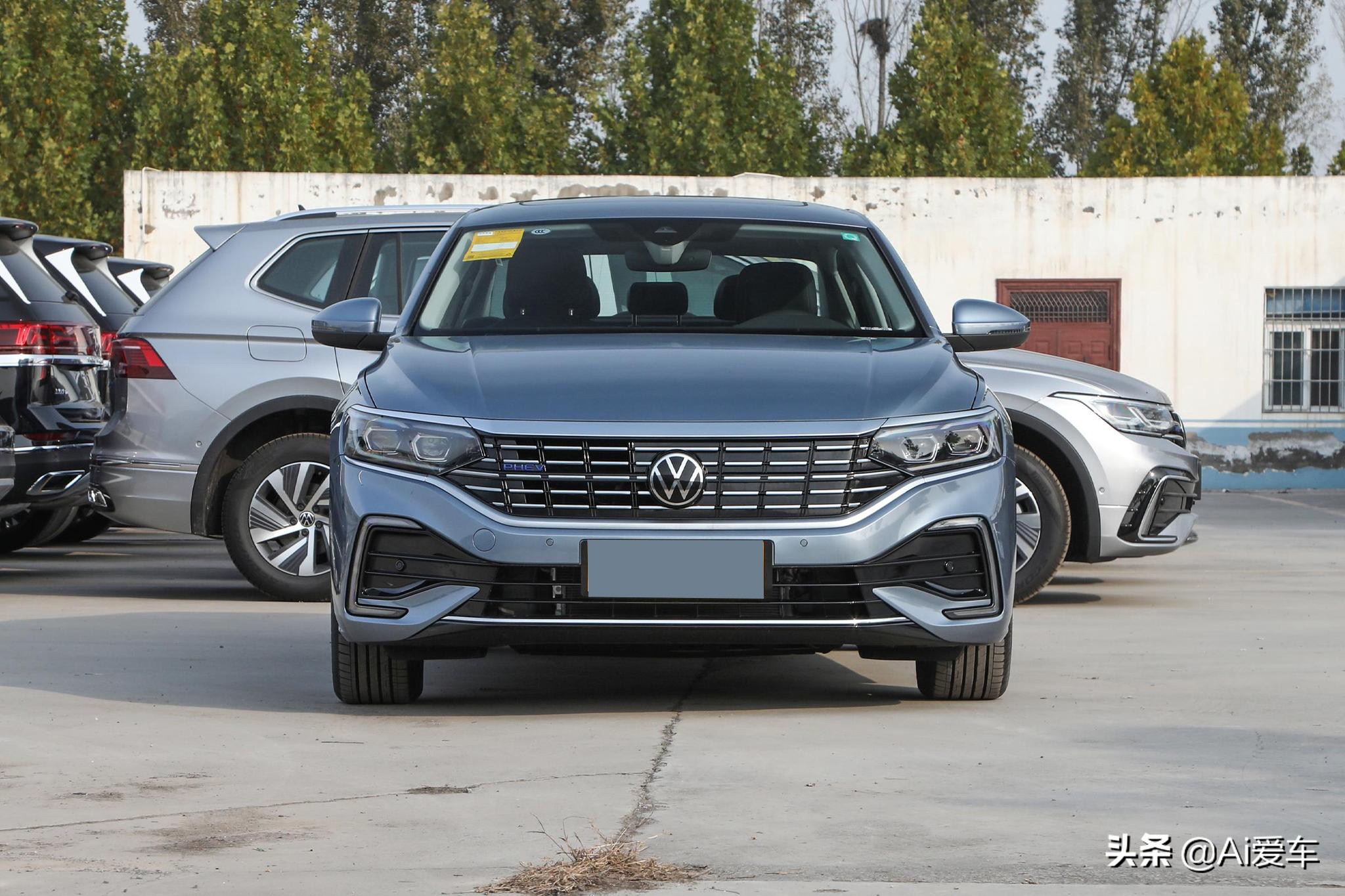 1.4L油耗增压，德系长轴距大家轿，车价不错档次不低，帕萨特PHEV