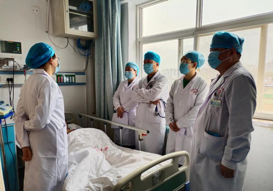 华阴市人民医院内二科开展创建“满意医院”主题活动