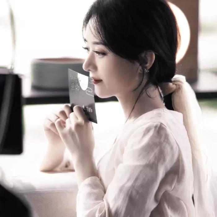 赵丽颖高清头像