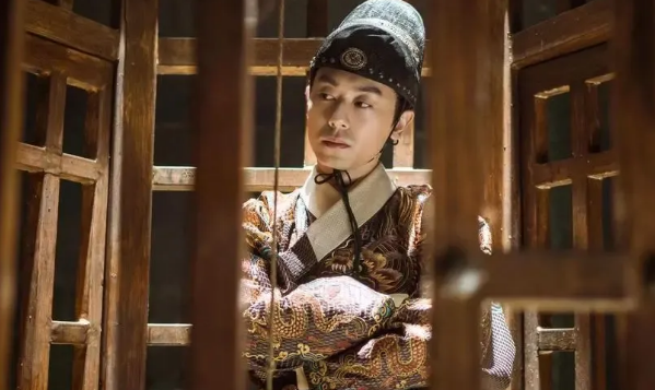 穿飞鱼服我只服这11位男星！穿上后个个化身为万人迷，霸气侧漏