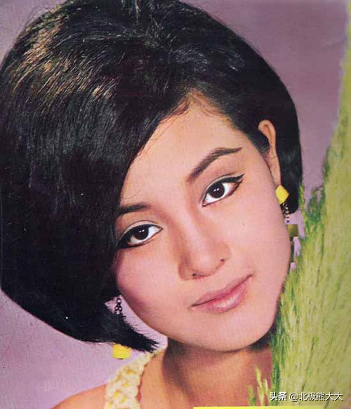 容忍丈夫出轨，用44年的卑微隐忍换来百亿遗产，何莉莉真是不简单