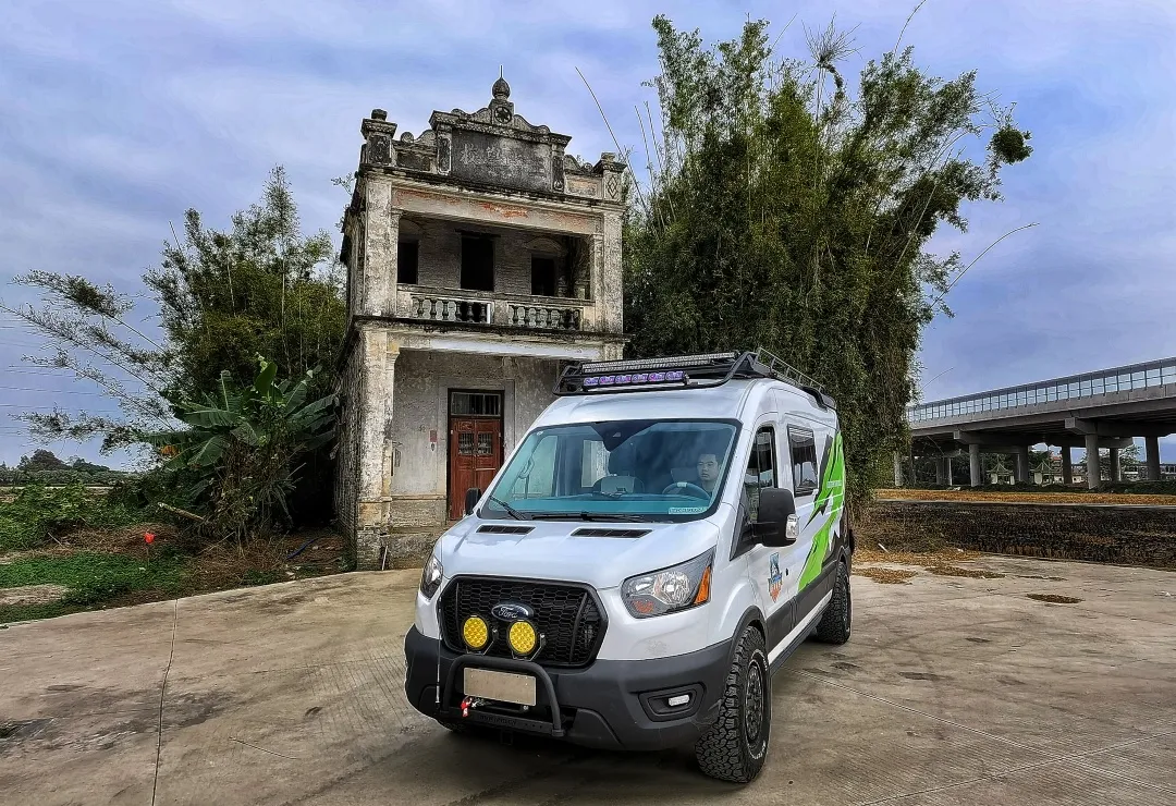 首发价118万！旅美速腾F350路航者四驱越野房车 为何如此任性？