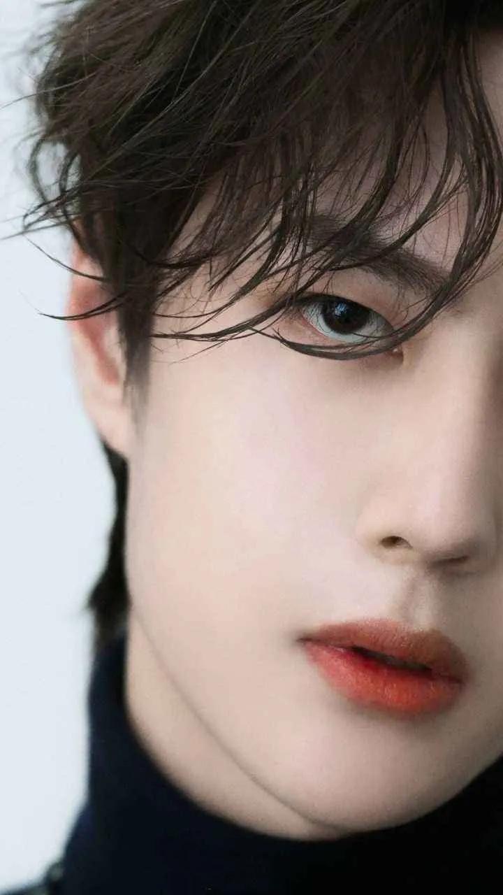 王一博的壁纸图片，你们最喜欢哪张呢