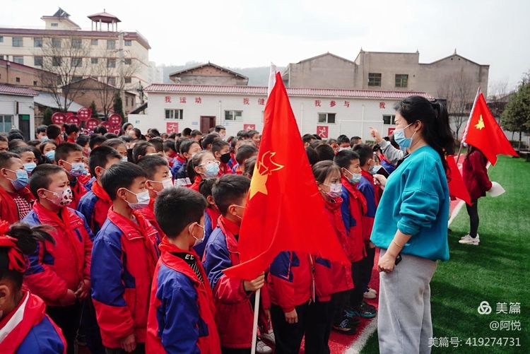 延安黄陵红军小学“弘扬雷锋精神 共建绿色黄陵”系列活动——三年级志愿者小分队