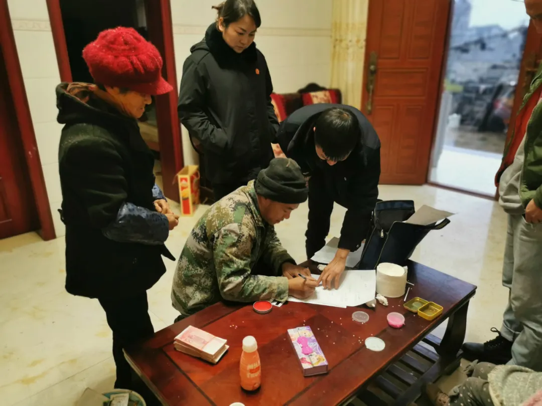【我为群众办实事】罗平:法官上门提供司法救助