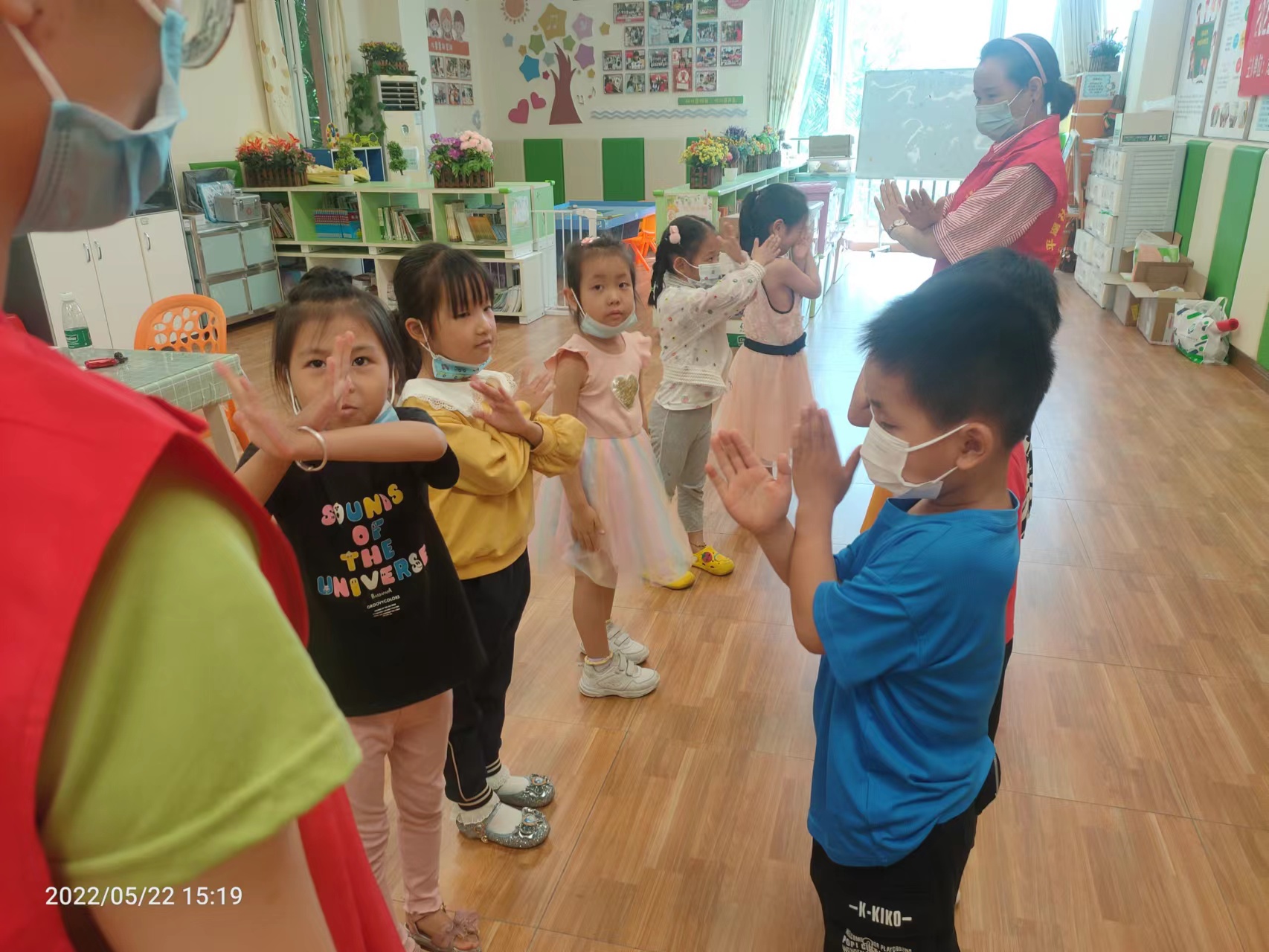 做一个知“性”少年——平湖社区儿童性教育小组
