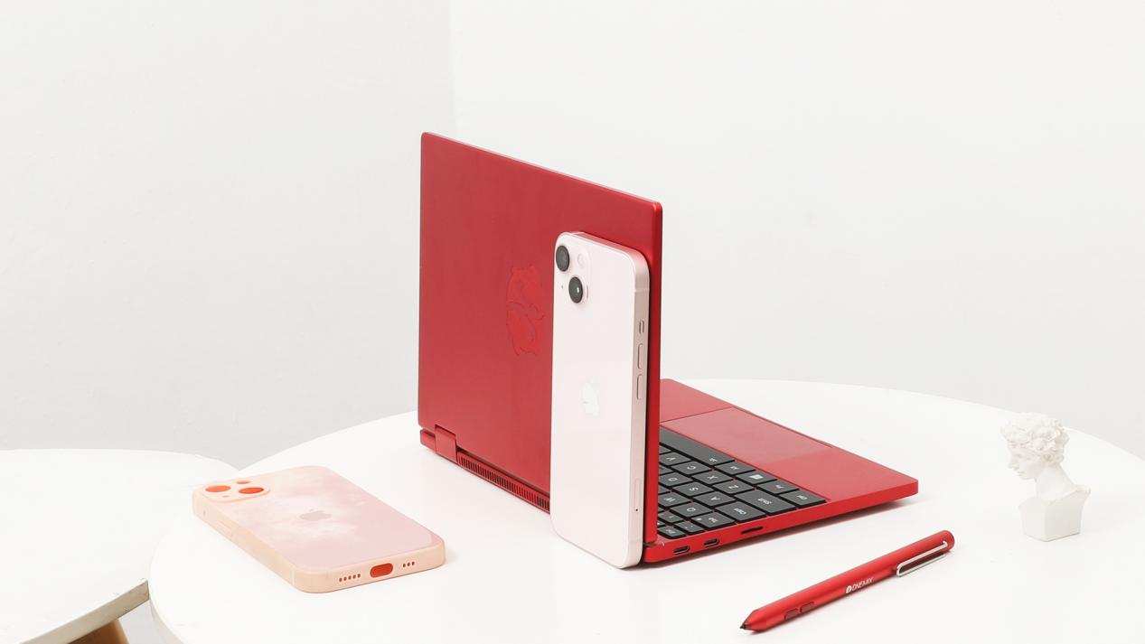 10.1寸掌上笔记本评测：I7+16G+1T，网友：这是要上天的节奏