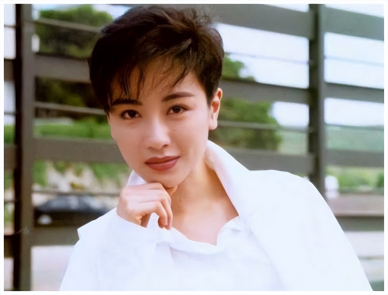 皈依佛门的11位女星，事业正当红时看破红尘，哪一位最让人惋惜？