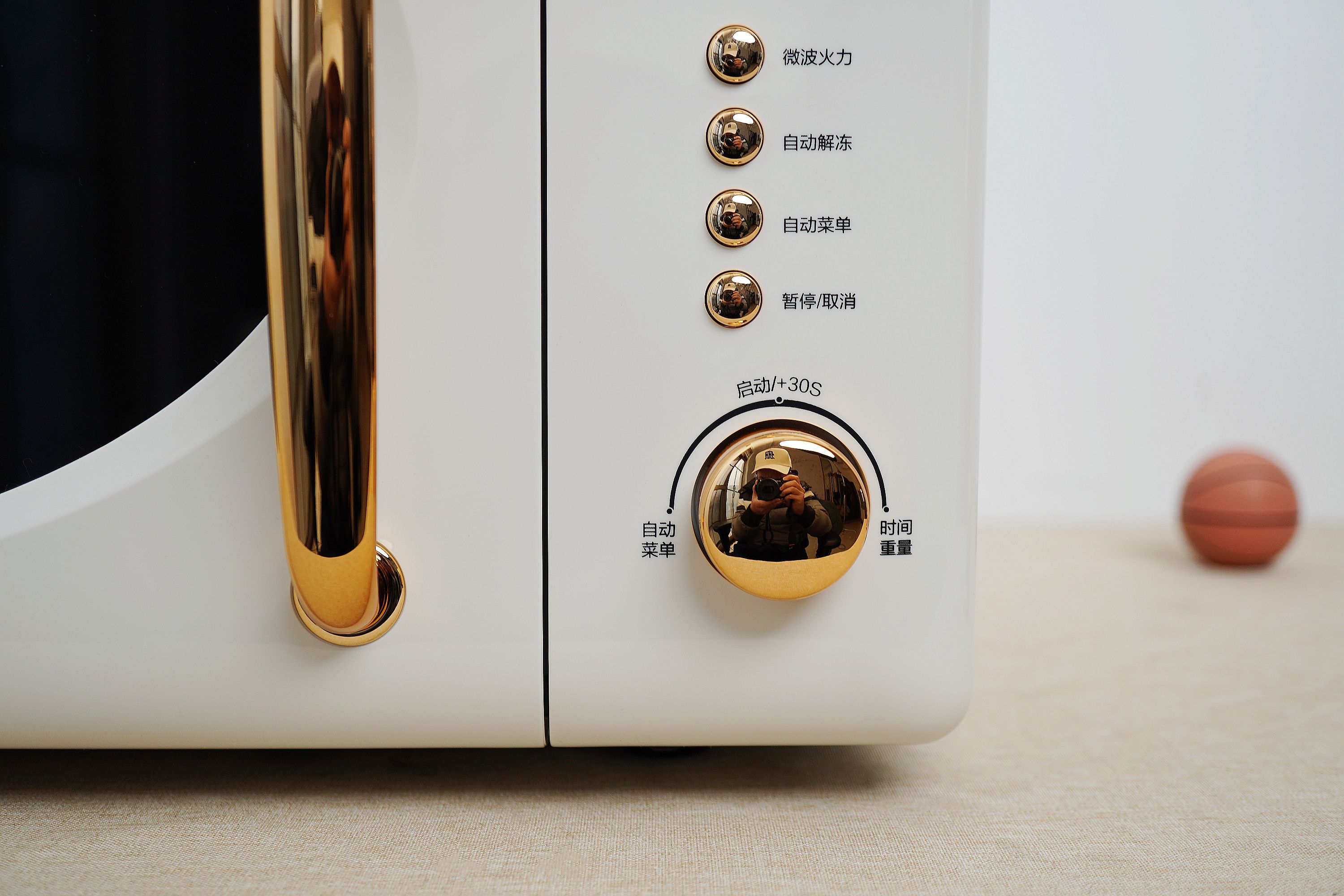 除了用来热菜热饭，现在的微波炉还能做这么多你知道吗？