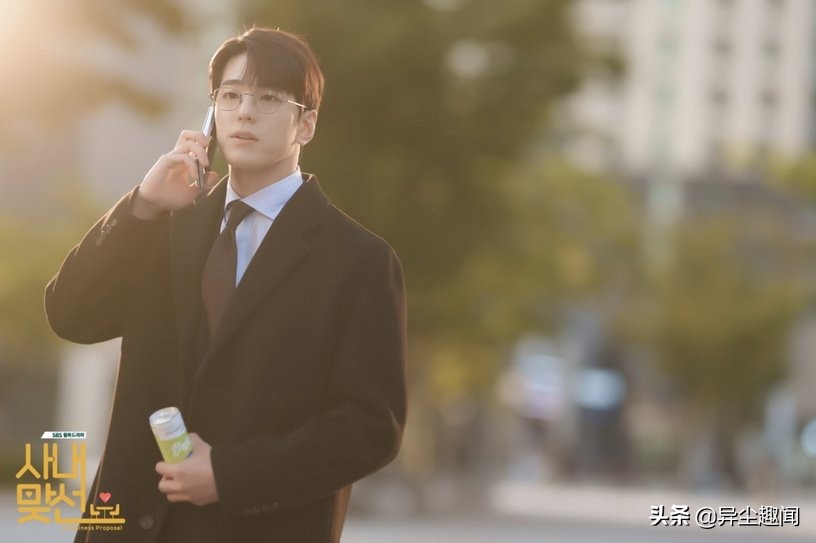 关于《社内相亲》金旻奎的6件事！游泳选手出身、私下是猫奴