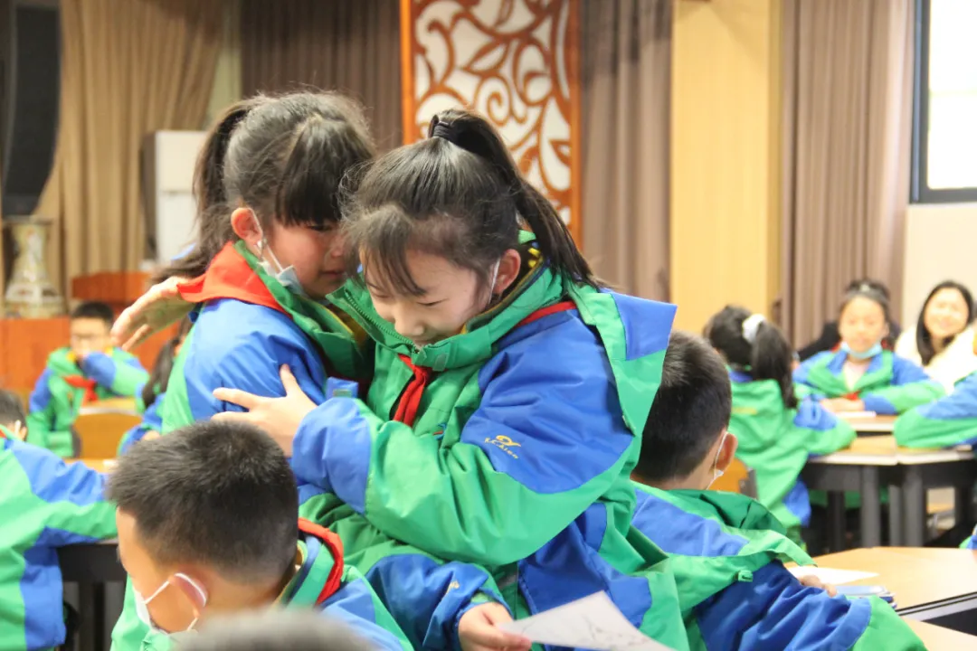 成都市双流区九江小学:名师送教搭平台 微班会课促成长
