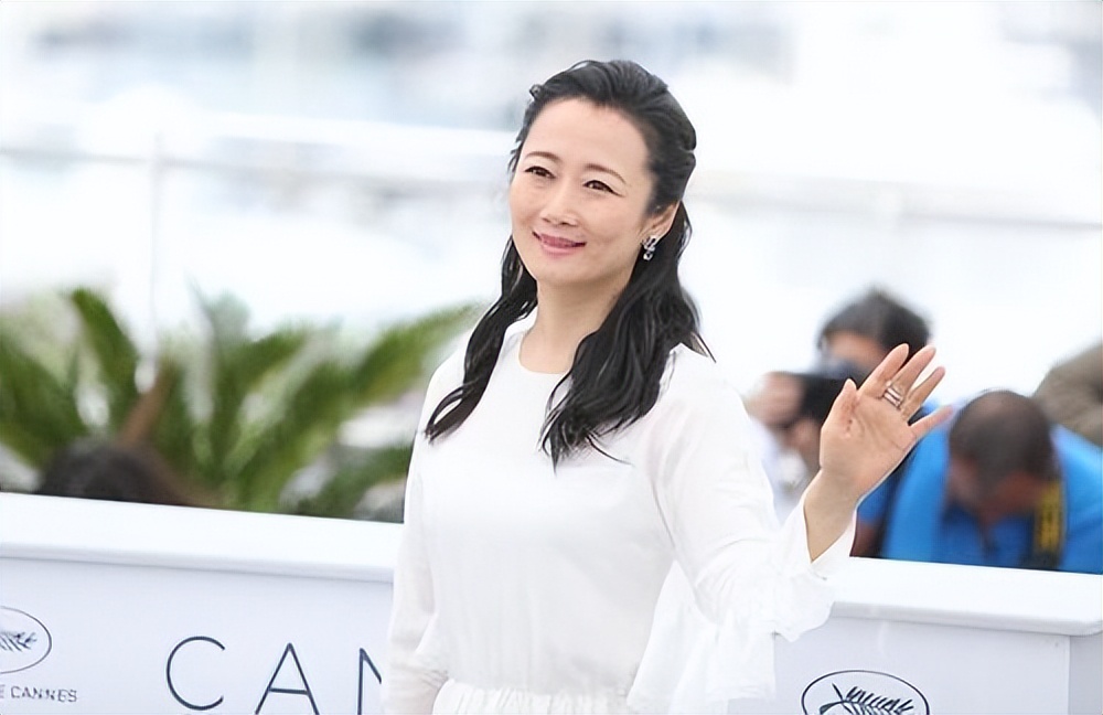 为了不变老，不生孩子、20年不吃晚饭，如今