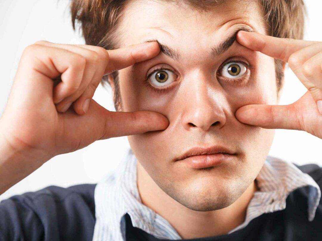 吃糖可以让人快乐，可身体出现这5种表现，暗示你：糖吃得太多了