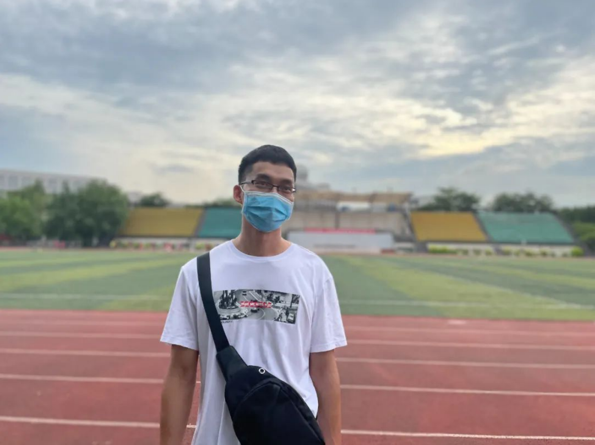 “高考钉子户”：复读12年只为上清华，33岁的他还要再战